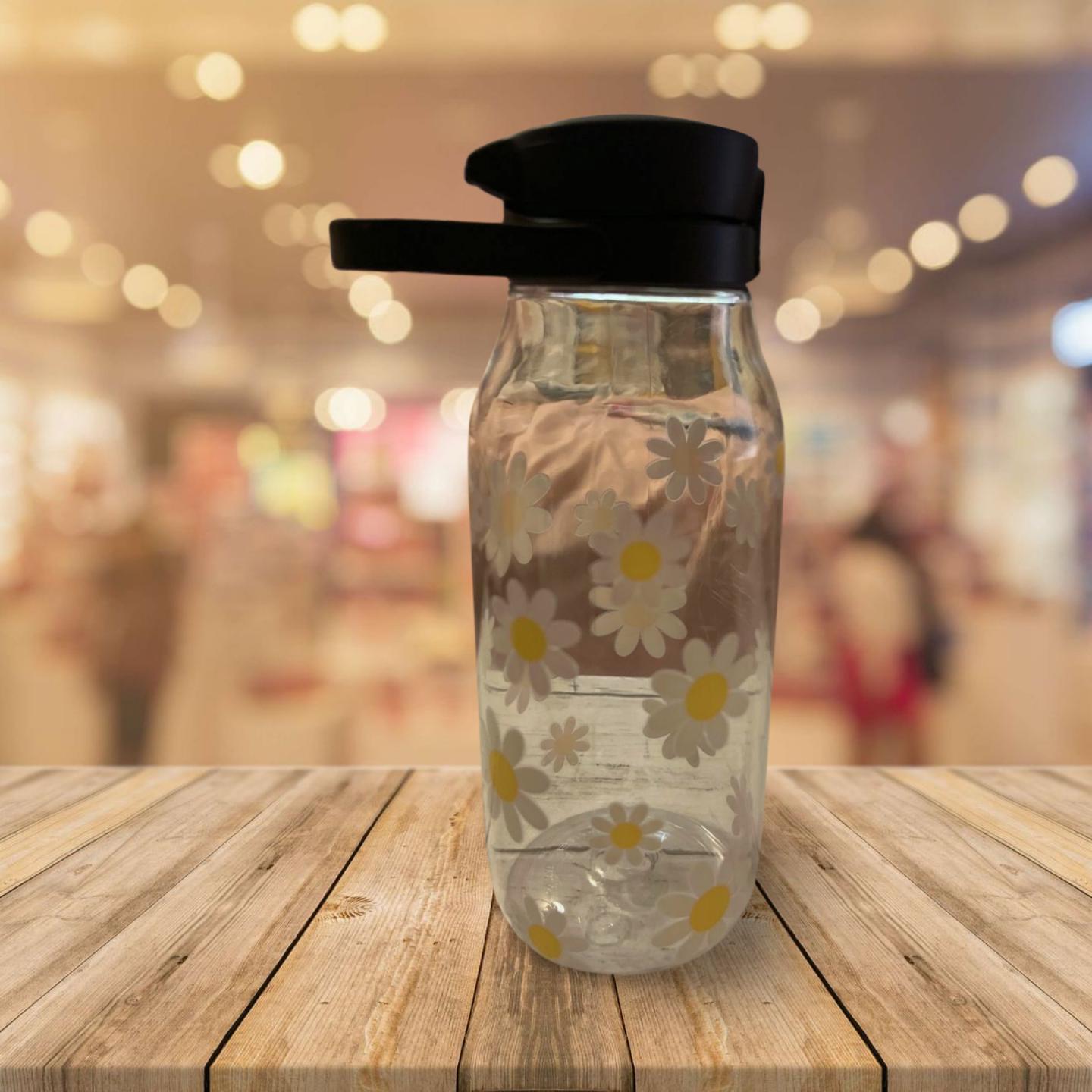 Hydrate on the Go: 16 oz PET Water Bottle Black- Daisies